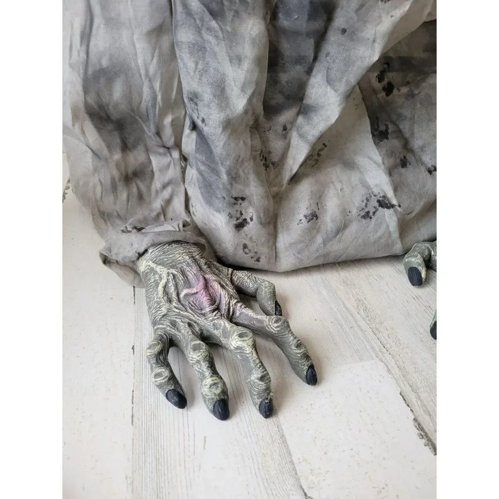 Seasonal belching zombie fogger animated Halloween prop‎ groundbreaker decor
